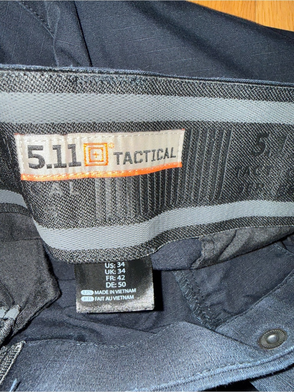 5.11 Tactical Men's Black Cargo Pants - Security & Duty Style 34X32 - Picture 2 of 2